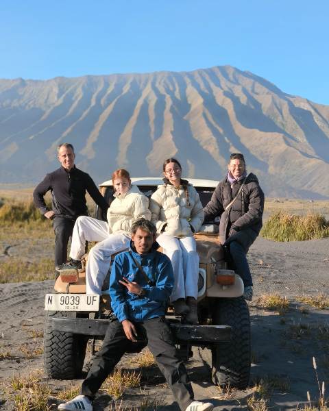 Private Car Rental in Surabaya with Driver