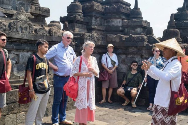 Car Rental in Yogyakarta with an Experienced Local Driver