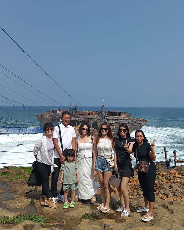 Cheap car rental Yogyakarta with driver