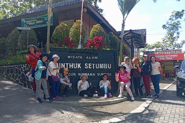 Full Day Borobudur Sunrise Tour from Punthuk Setumbu Hill