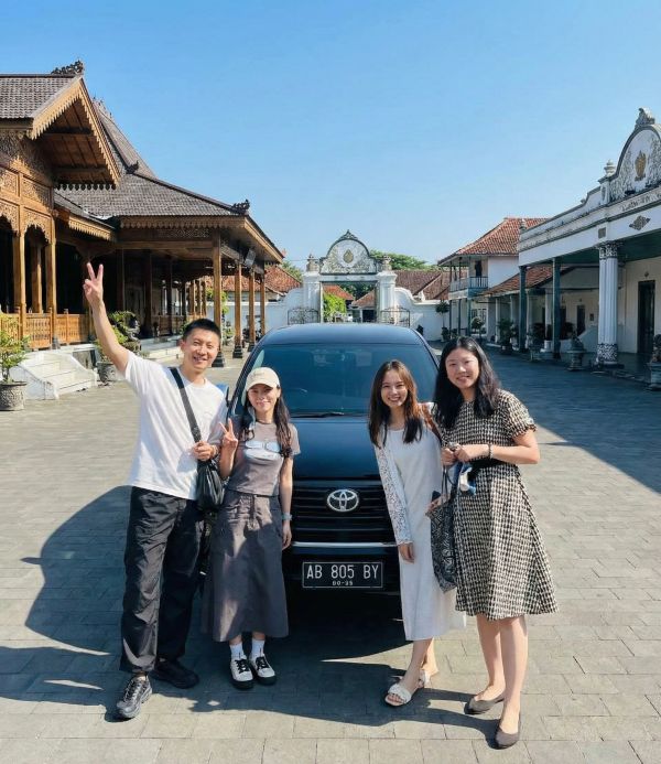 Private Car Rental in Yogyakarta with Experienced Driver