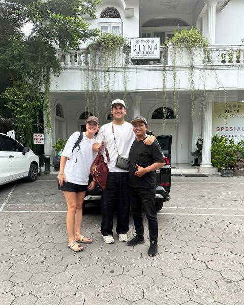 Rent a car in Jogja with chauffeur