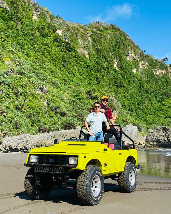 Yogyakarta car hire with driver