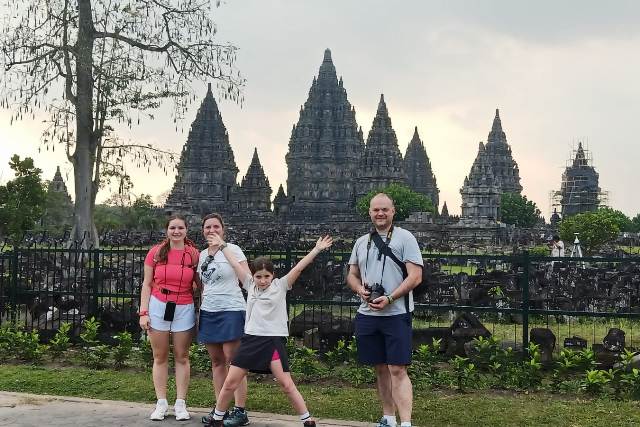 explore prambanan temple from yogyakarta by private driver
