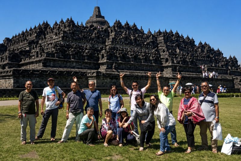 hire a driver with car in java island